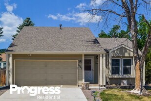 5989 S Swadley Way in Littleton, CO - Building Photo