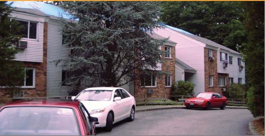 25-27 Rome Ave in Bedford Hills, NY - Foto de edificio