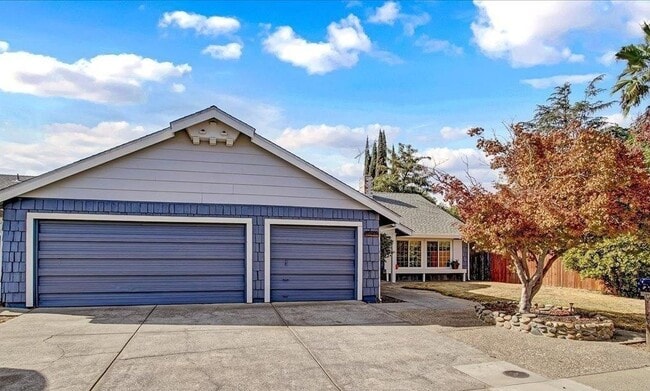 8323 Northvale Way in Citrus Heights, CA - Building Photo - Building Photo