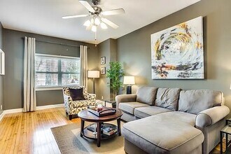 2119 W Fletcher St, Unit 1 in Chicago, IL - Building Photo - Building Photo
