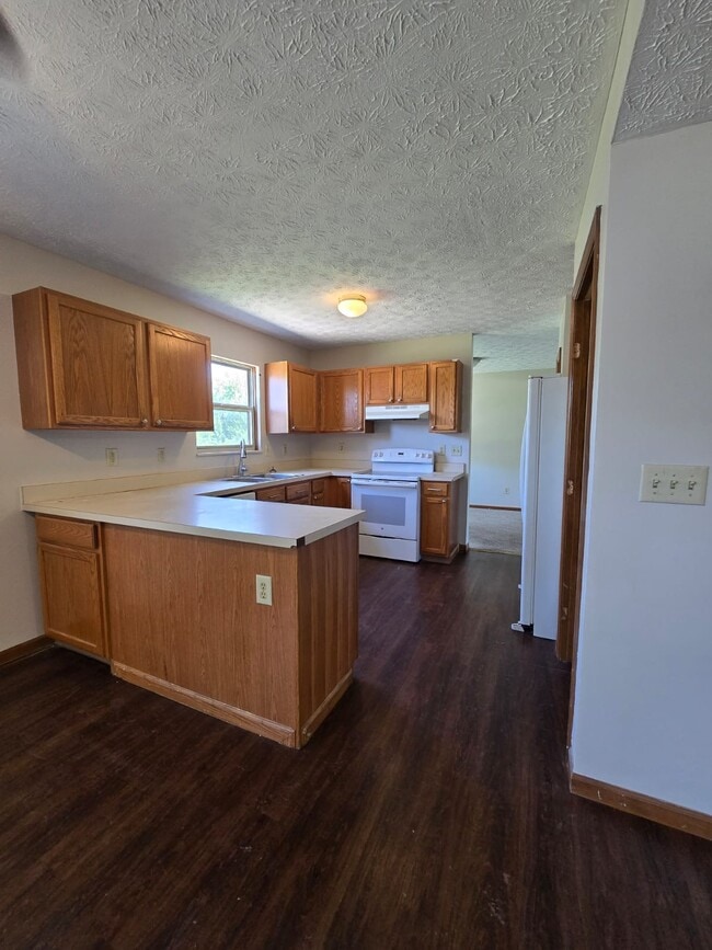 4146 Demorest Cove Ct in Grove City, OH - Foto de edificio - Building Photo