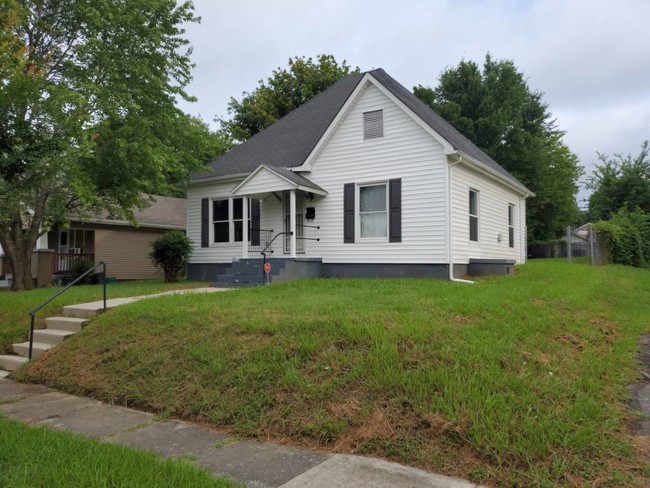 1823 E Glenwood Ave in Knoxville, TN - Building Photo - Building Photo