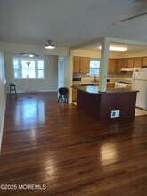 16 Oak Leaf Ln in Toms River, NJ - Building Photo - Building Photo
