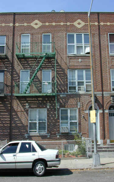 2052 77th St in Brooklyn, NY - Foto de edificio