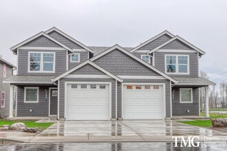 3310 Lewis Ln in Washougal, WA - Building Photo - Building Photo