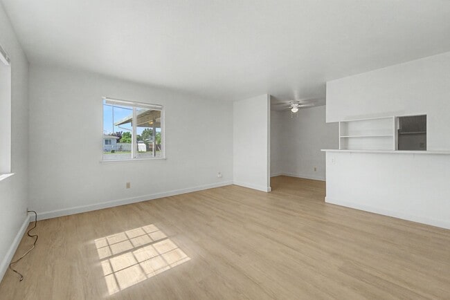 5177 Elizabeth Ave in Olivehurst, CA - Building Photo - Building Photo