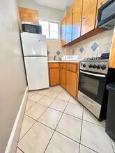 20 Ellery St, Unit 12 in Cambridge, MA - Foto de edificio - Building Photo