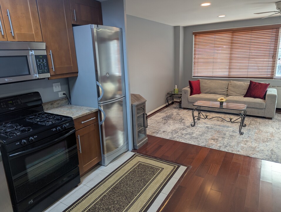 2829 Connecticut Ave NW, Unit 0 in Washington, DC - Building Photo