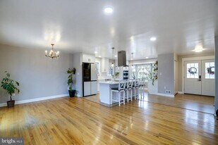 8722 Falkstone Ln in Alexandria, VA - Building Photo