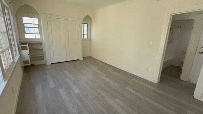 property at 116 S Mathews St