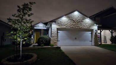 7863 Abbey Pl in San Antonio, TX - Foto de edificio - Building Photo