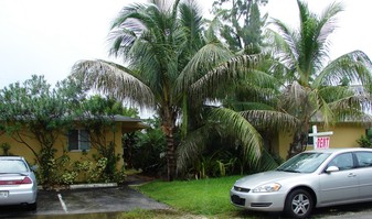 821 SW 29th St in Fort Lauderdale, FL - Foto de edificio - Building Photo