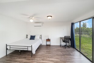 221 Duxbury Ave in Port Charlotte, FL - Building Photo