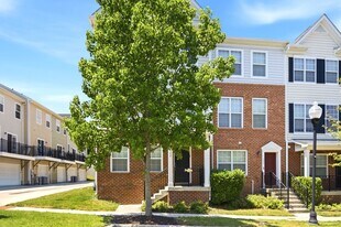 300 Camillia Pl in Baltimore, MD - Building Photo