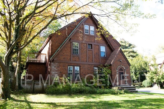 1294 Winston Rd in South Euclid, OH - Building Photo - Building Photo