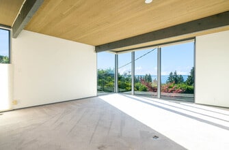 2343 NW 94th St in Seattle, WA - Building Photo - Building Photo