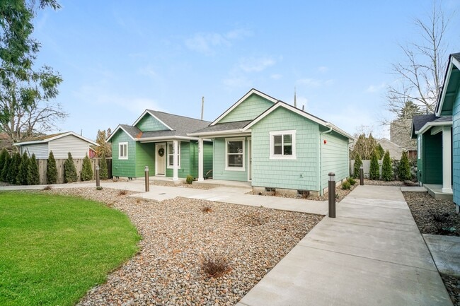 2164 Laurel Ave NE in Salem, OR - Building Photo - Building Photo