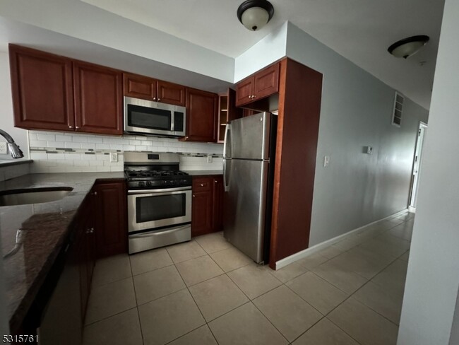 454 S 14th St in Newark, NJ - Building Photo - Building Photo