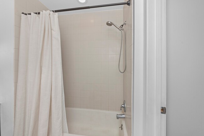 property at 120 E Cullerton St