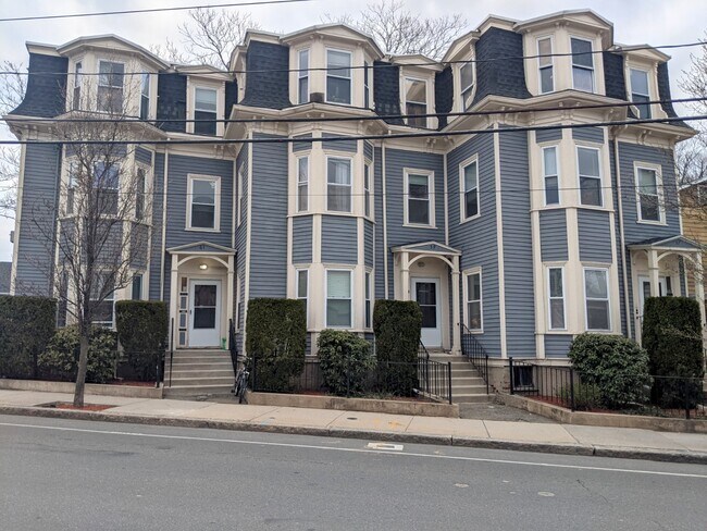 61 Summer St, Unit 3 in Somerville, MA - Building Photo - Building Photo