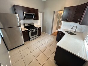 7152 S Emerald Ave in Chicago, IL - Building Photo - Building Photo