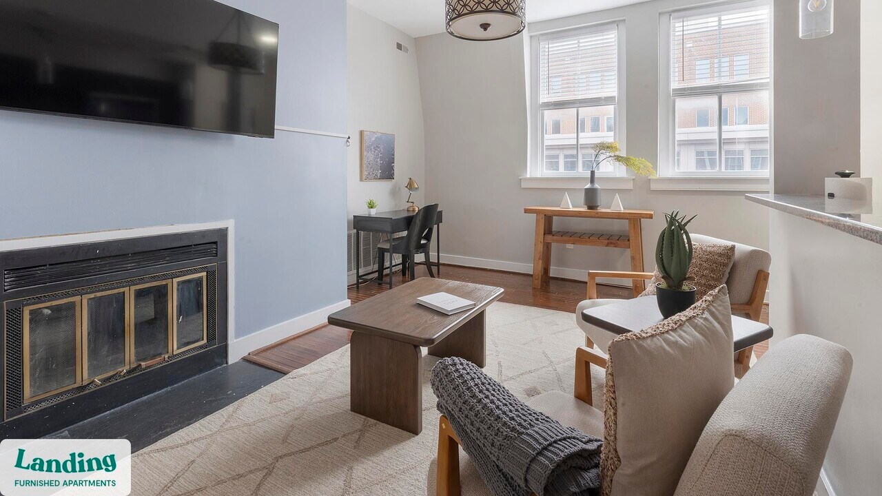 617 W Lexington St in Baltimore, MD - Building Photo