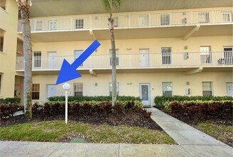 3235 Cypress Glen Way, Unit 302 in Naples, FL - Building Photo - Building Photo