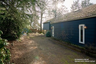 604 SW Primrose St in Portland, OR - Building Photo - Building Photo