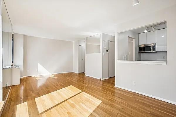 445 W 19th St in New York, NY - Building Photo - Building Photo