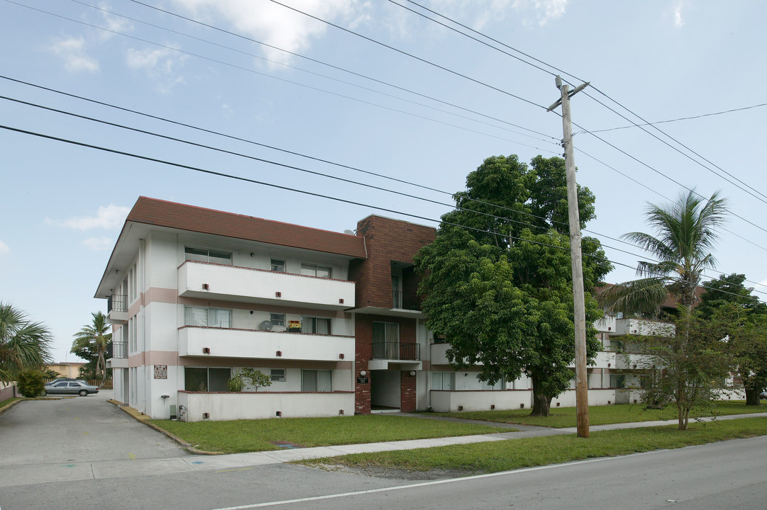 Terrace View Apartments in Miami, FL - Building Photo