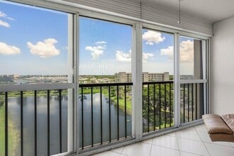 7310 Ashford Pl in Delray Beach, FL - Building Photo - Building Photo