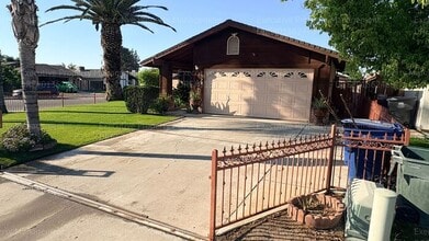 1328 Malerbi Ct in Bakersfield, CA - Building Photo - Building Photo