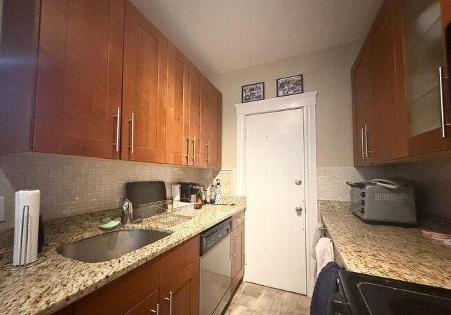 2 Sutherland Rd, Unit 32