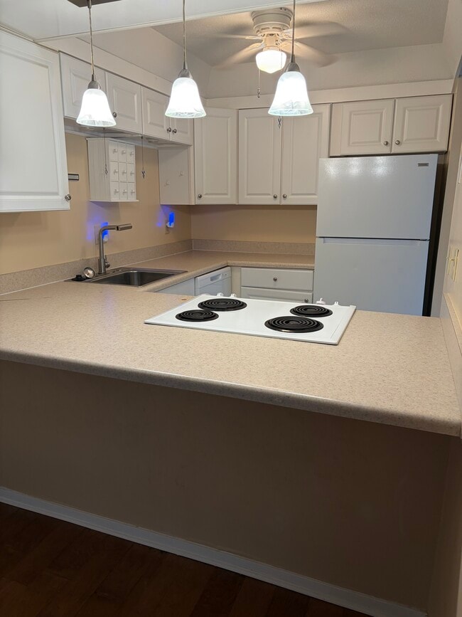 property at 6617 Poplar Ave