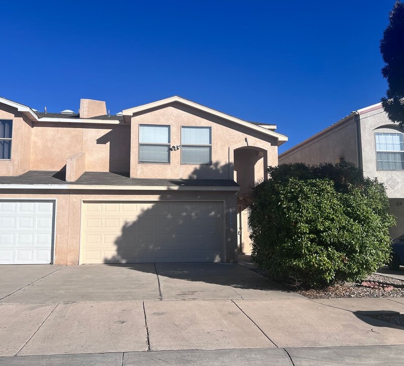 1826 Moneda Dr NW in Albuquerque, NM - Building Photo