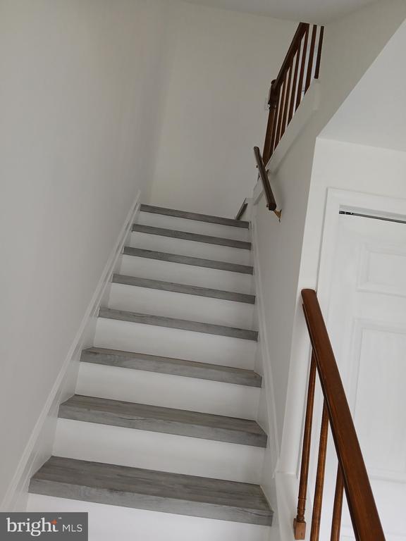 9155 Throgmorton Rd in Parkville, MD - Building Photo - Building Photo