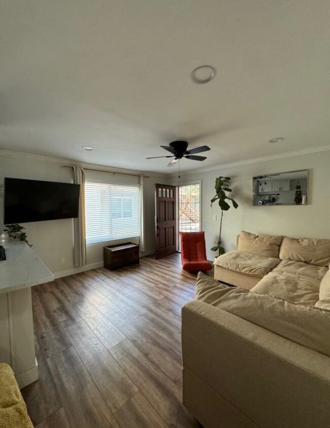 1472 Iris Ave, Unit 1472 Iris Ave Unit 3 in Imperial Beach, CA - Building Photo - Building Photo