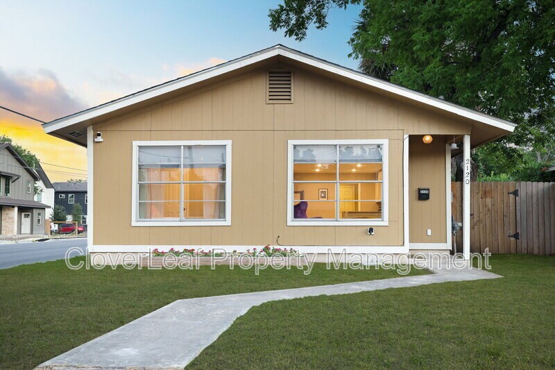 2120 Iowa St in San Antonio, TX - Building Photo