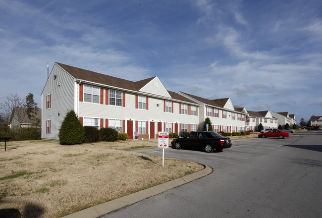 Rollingwood Apartments in Lebanon, TN - Foto de edificio - Building Photo