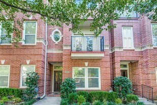 2502 Worthington St in Dallas, TX - Building Photo