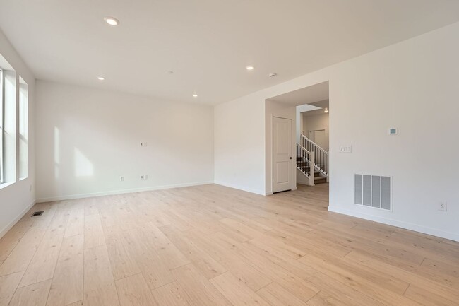 24736 E Evans Dr in Aurora, CO - Building Photo - Building Photo