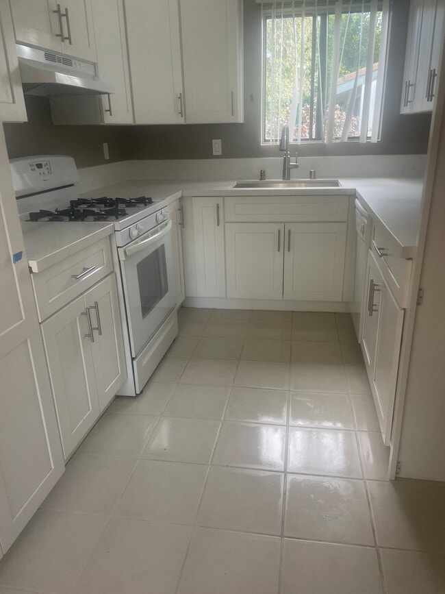 property at 10512 Sunland Blvd