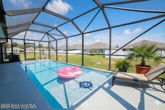 814 Moment St in Cocoa, FL - Foto de edificio - Building Photo