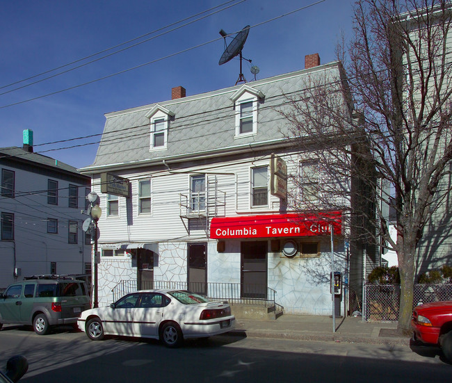 138-144 Columbia St in Fall River, MA - Foto de edificio - Building Photo