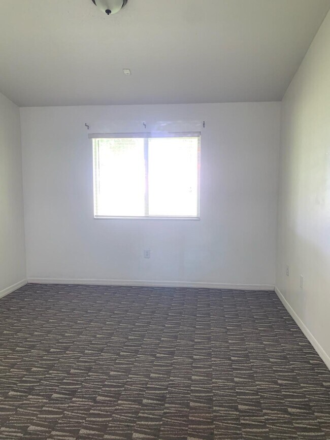 980 NE 33rd Ter, Unit 201 in Homestead, FL - Building Photo - Building Photo