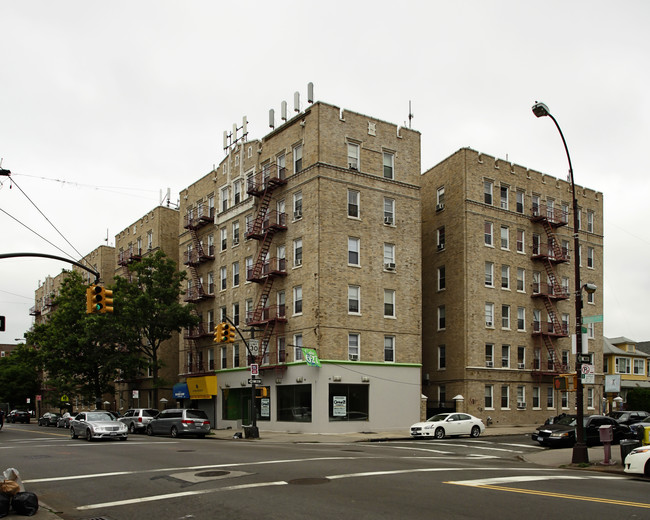 1755 Ocean Pky in Brooklyn, NY - Building Photo - Building Photo