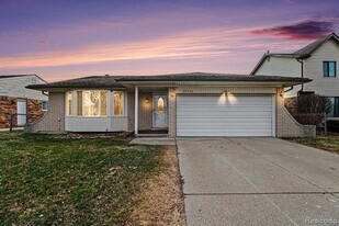 39024 Faith Dr in Sterling Heights, MI - Building Photo