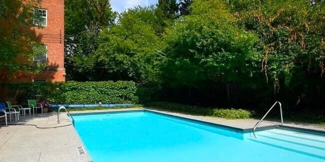 15925 Van Aken Blvd, Unit GEO 2BD 2BH in Shaker Heights, OH - Foto de edificio - Building Photo