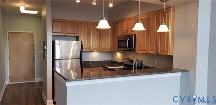 1333 W Broad St in Richmond, VA - Building Photo - Building Photo