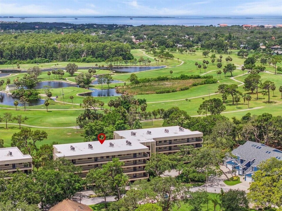 1942 Golf View Dr in Tarpon Springs, FL - Building Photo